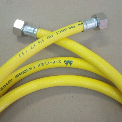 Подводка газовая 100 г/г ПВХ